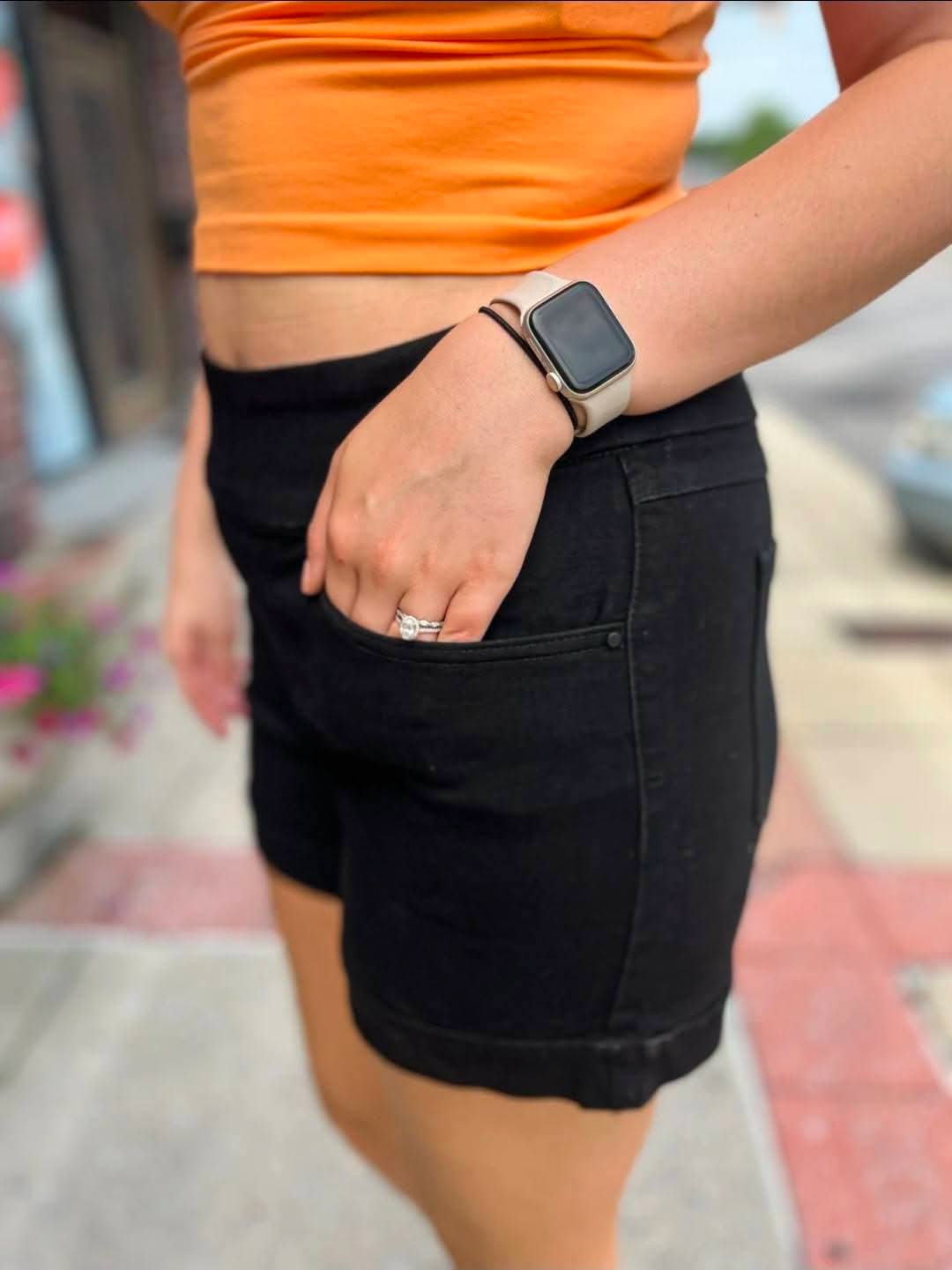 Soundstyle Alana Black Denim Shorts