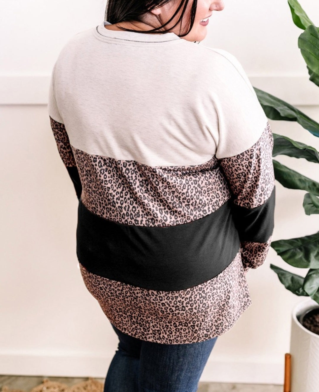 Plus Leopard Colorblock V-neck Long Sleeve Top